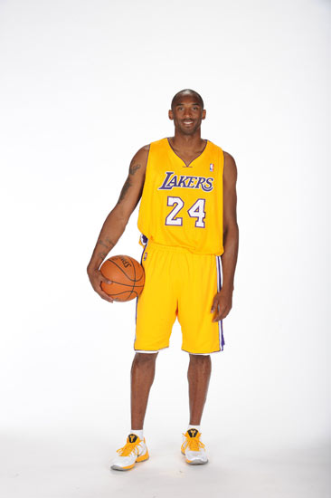 足球技巧如何从基础突破？（如何从基本功实现足球技术飞跃？）