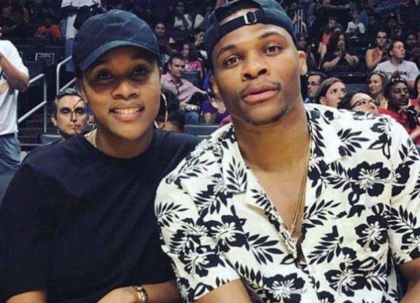 每体列足坛十大奇葩条款：博格坎普拒坐飞机；内马尔微笑条款（每体盘点足坛10大离奇条款：博格坎普拒乘飞机，内马尔微笑条款）