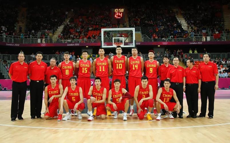 巴萨vs法兰克福：亚马尔、莱万、拉菲尼亚首发，特狮替补（巴萨战法兰克福：亚马尔、莱万、拉菲尼亚先发，特狮替补待命）