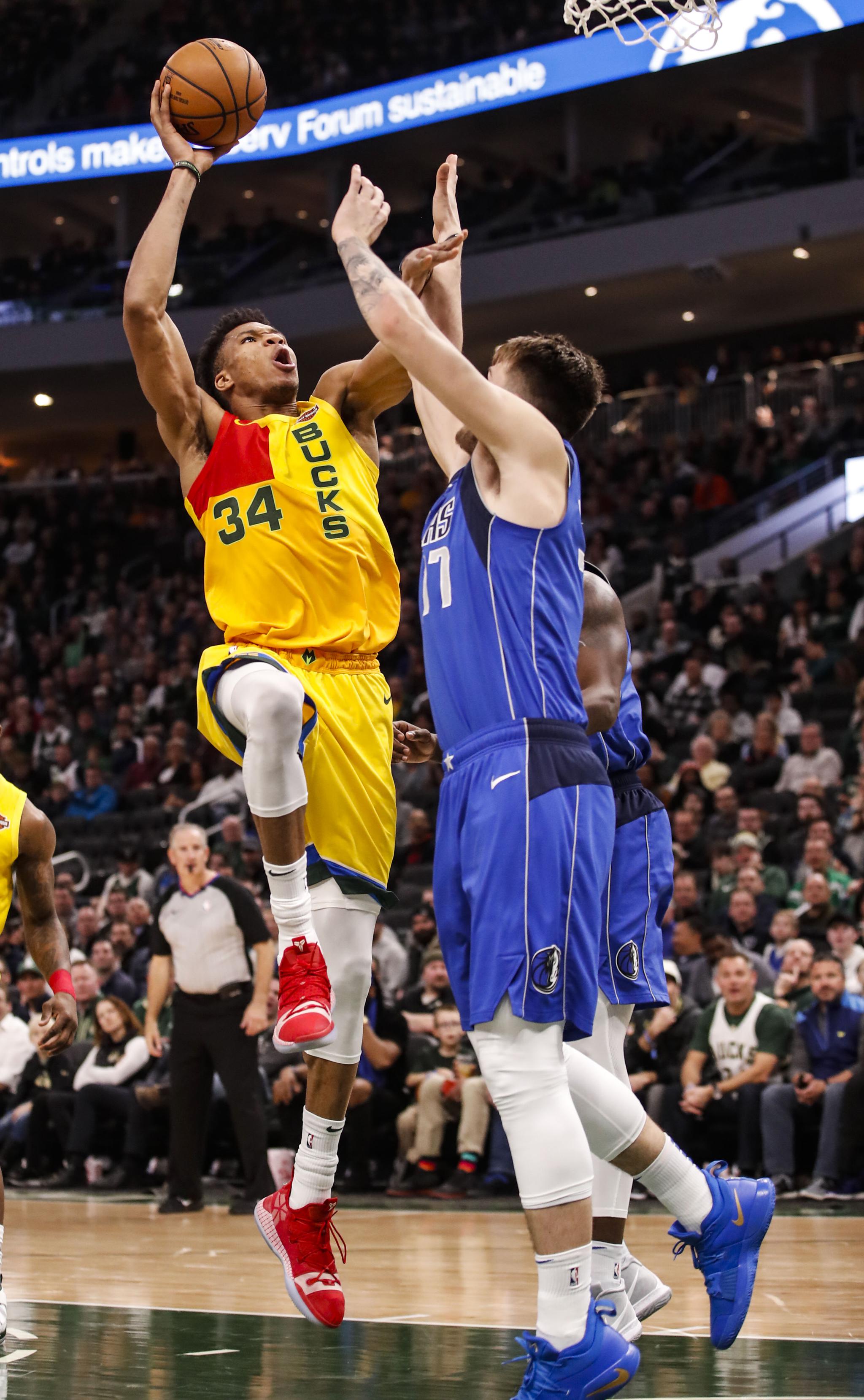 国际邀请赛落幕强队交锋（国际邀请赛谢幕，强队巅峰对决）